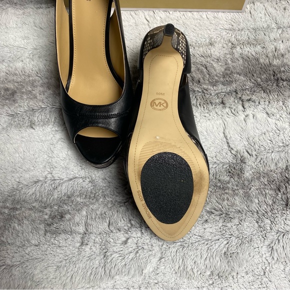 NWOT Michael Kors Hamilton Snakeskin Heels - Picture 8 of 9